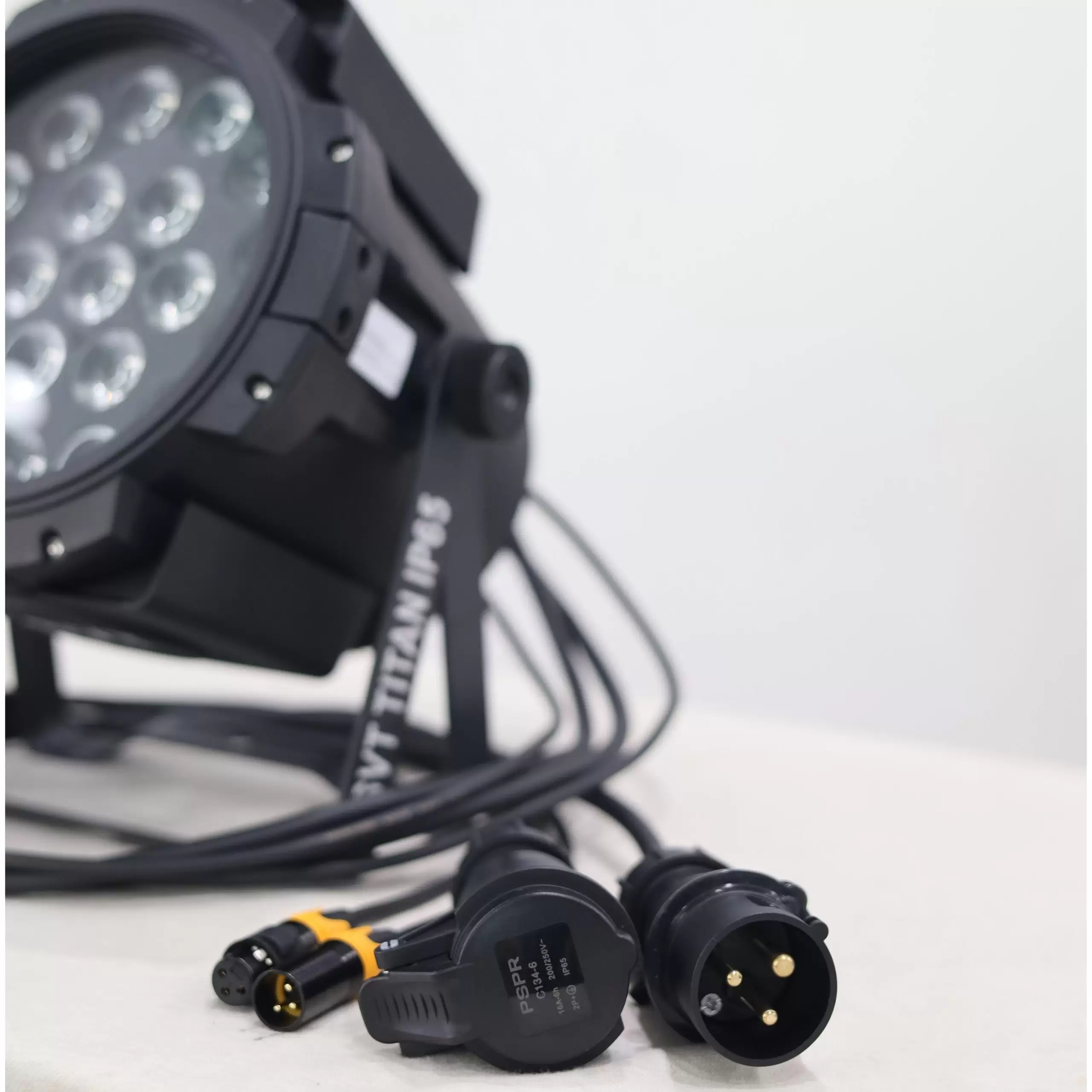 led-chong-mua-20x12w-zac-sino-svt-4